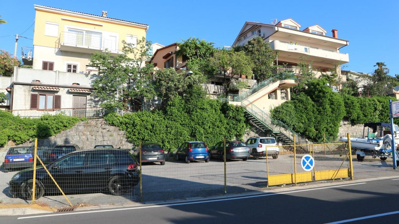 Apartment Komel I *